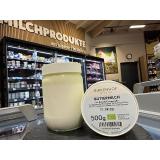 Buttermilch aus eigener Herstellung
